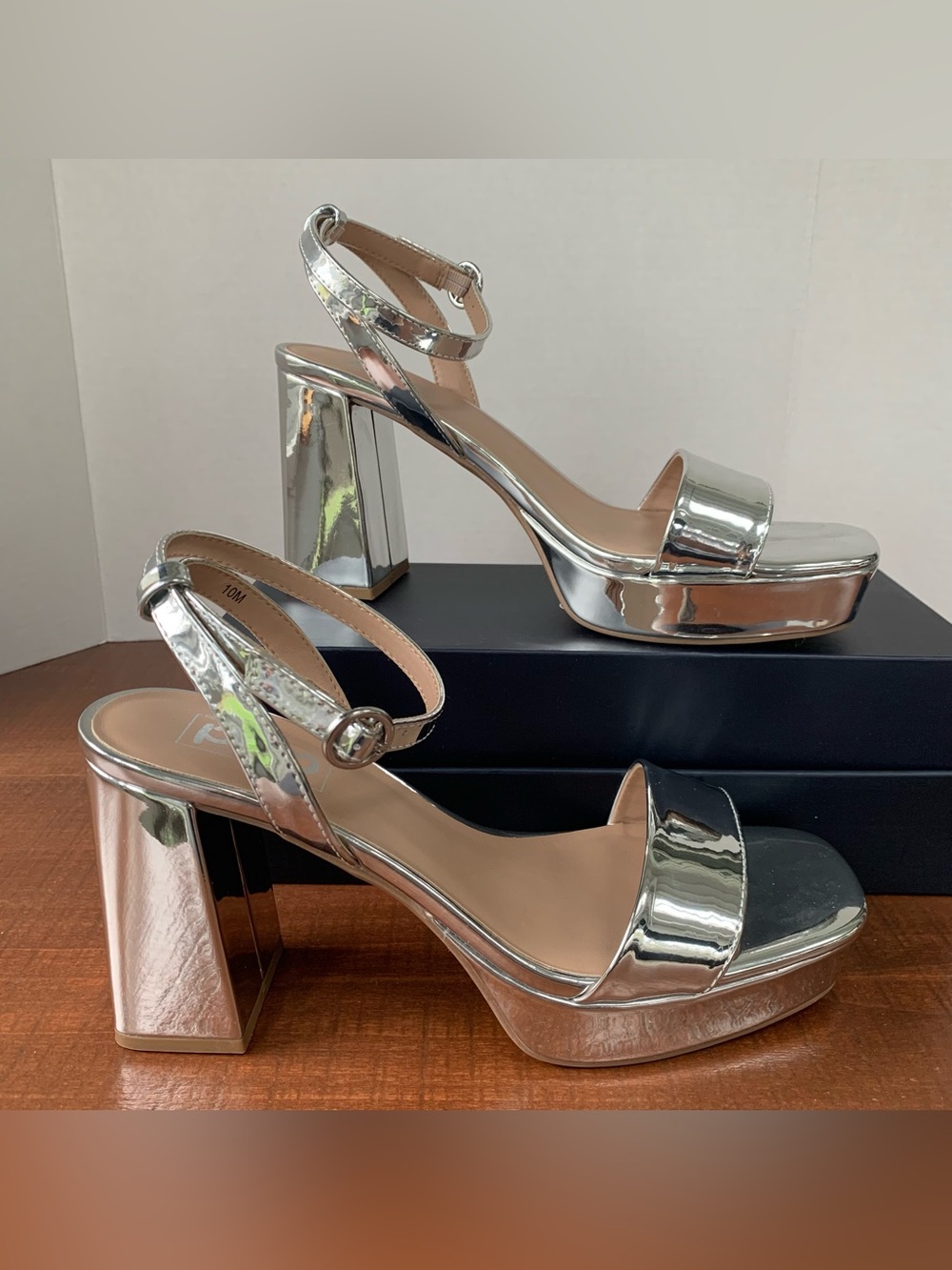 NWT Women's Silver Metallic Block Heel Sandals Ankle Strap Women’s 10M
